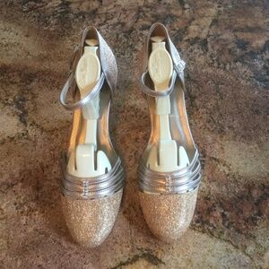 VAN VAN - WOMEN'S Gold/Champagne DRESS/DANCE/SALSA SHOES Size 24.5 (7.5-8 US)